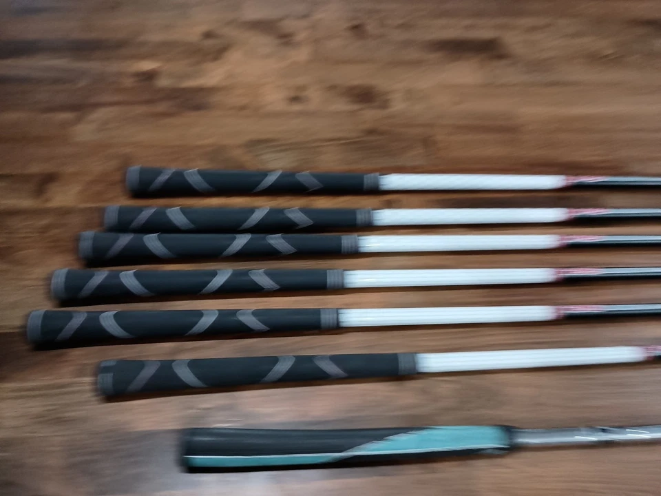 Power Bilt TPS Blackout 5-PW Iron With Putter Graphite Flex M Torque 4.0 68g RH - Image 4 of 4