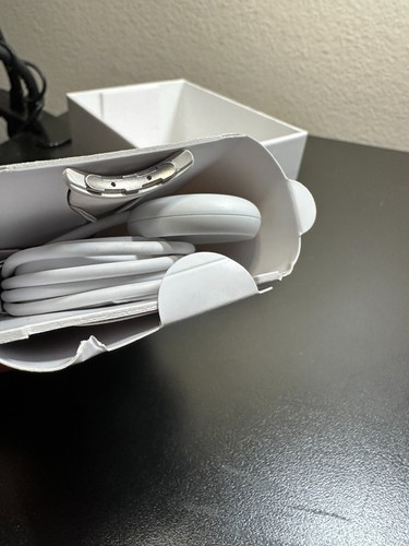 Google Pixel Watch LTE custodia argento con cinturino in gesso - Foto 4 di 5