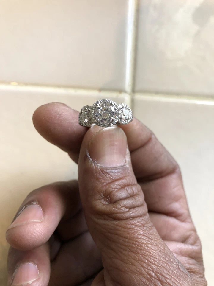 1 ct round Natural Diamond three stone halo engagement ring - Image 4 of 4