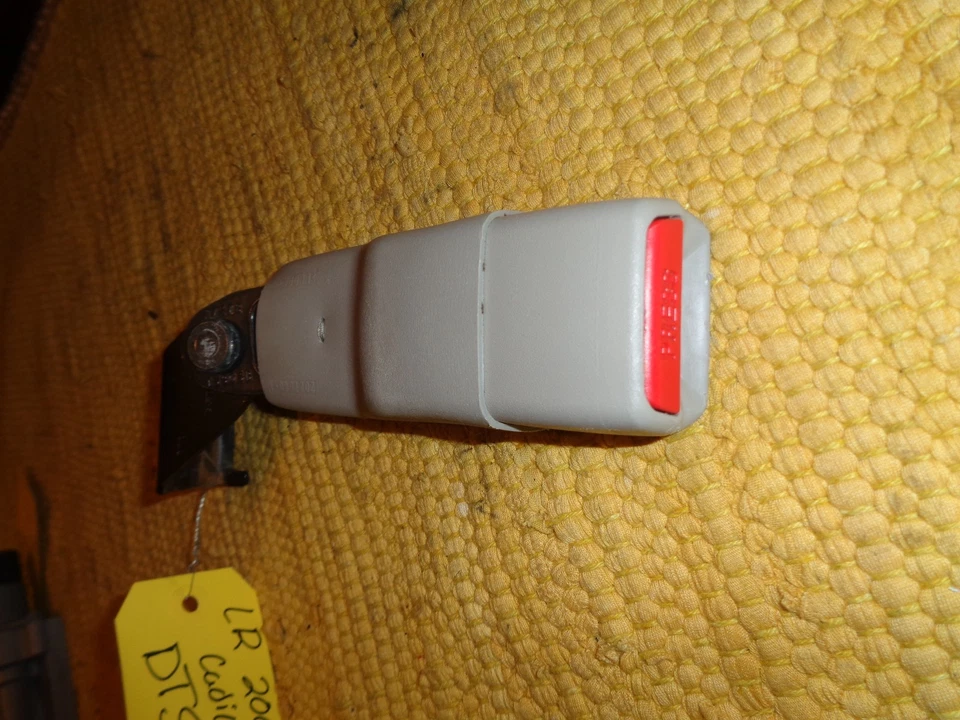 Cadillac DTS 2006 2007 2008 2009 2010 2011 HEBILLA CINTURÓN SEGURIDAD TRASERO IZQUIERDO A-25 Foto 2 de 2