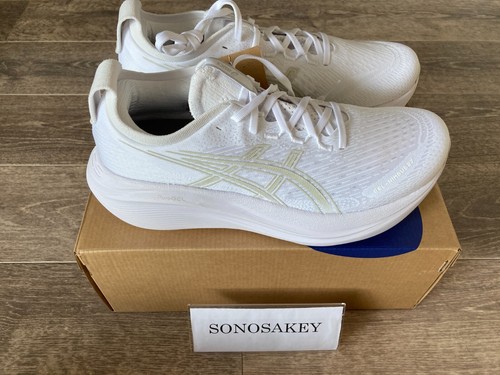 Zapatillas para correr ASICS GEL-NIMBUS 27 1011B958 100 blancas/gris glaciar nuevas en caja - Imagen 4 de 14
