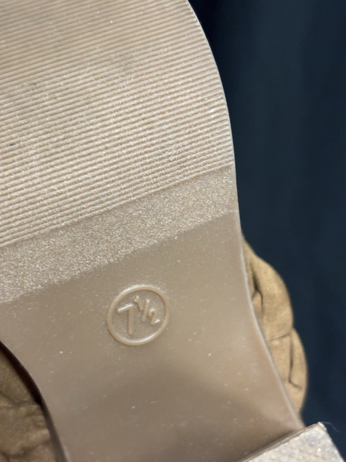 Universal Thread Shoe - image 2