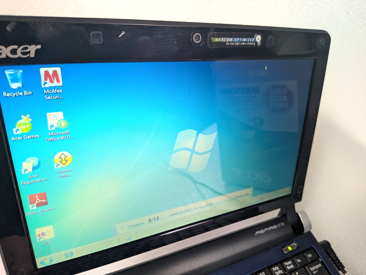 Acer Aspire One D250 Model No. KAV60 Blue Tested w/ Power Clean