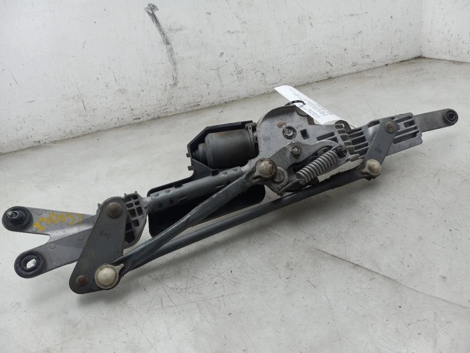 MONTAJE MOTOR LIMPIAPARABRISAS TOYOTA PRIUS 10-15 Foto 2 de 4