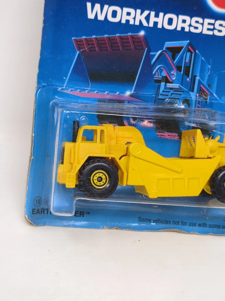 Vintage Hot Wheels Workhorses Earth Mover Unused 1988 Box Condition Issues  - Image 2 of 4