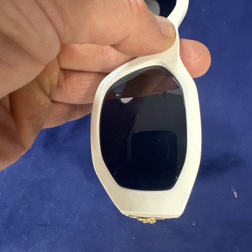 Versace 4361 401/87 53 White Sunglasses VE4361 - 第 7/8 張圖片
