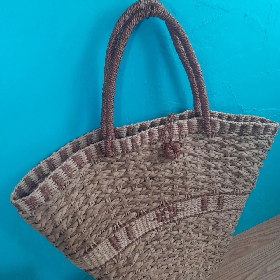 Bolsos de hombro grandes de ratán Bolso de playa de verano Bolsas de paja para mujer Bolso de mano tejido Foto 3 de 4