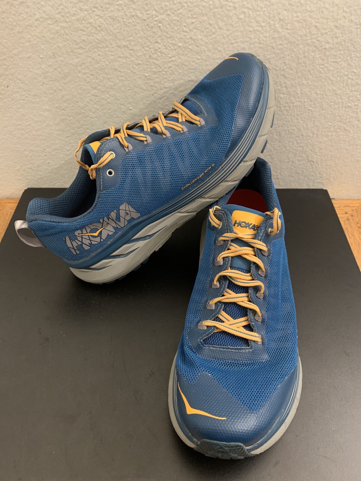 Hoka One One Challenger ATR 4 Men's Size 10.5 Running Shoes image 2