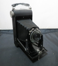 KODAK SIX-20 FOLDING BROWNIE Bellows Camera with Case