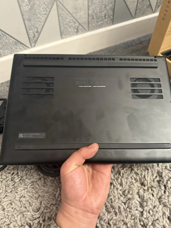 RAZER Blade Stealth 13.3in Laptop - Intel i7-6500U 8GB RAM 512GB SSD - image 2 of 4