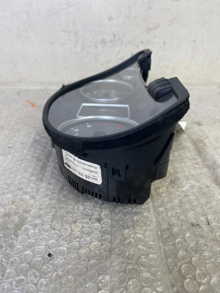 Cuadro de instrumentos velocímetro Audi S4 2005 8E0920981QX fabricante original Foto 3 de 4