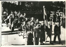 Press Photo Polish school children during tribute to student soldiers in France