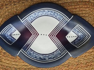 Wayne Bates Studio Art Pottery Ceramic Sgraffito Plate 14.5 X 9" Signed 2003 EUC