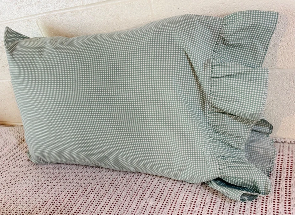 Ralph Lauren 百里香绿色格子褶皱标准枕套 1 件 — 第 2/4 张图片
