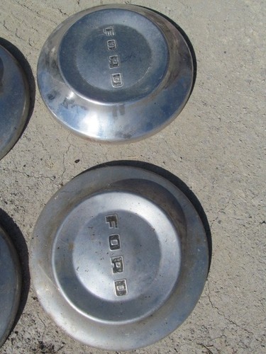 Tapacubos Ford Crestline Customline 1953 plato para perros FoMoCo - Imagen 2 de 4
