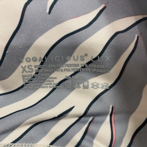 Yogalicious Lux Women's High Rise Wild Zebra Side Pocket 7” Biker Shorts Size XS - Picture 8 of 10
