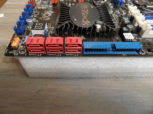 ASRock P55 Deluxe Motherboard For Parts Lights Come On No Video - Picture 12 of 12