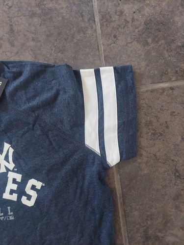 NWT FANATICS NEW YORK YANKEES WOMENS V NECK VINTAGE PRINT MLB T SHIRT XLARGE XL - Picture 3 of 3