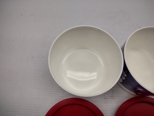 3 Tupperware contenitore One Touch Babbo Natale e Babbo Natale #2709A con coperchio rosso #2419A - Foto 5 di 10