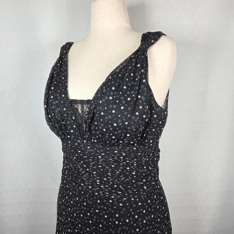 Vestido de seda White House Black Market tamanho 14 bolinhas gola V fada caprichodo - Imagem 2 de 4