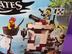 LEGO 70410 PIRATES SOLDIERS OUTPOST *UNOPENED*