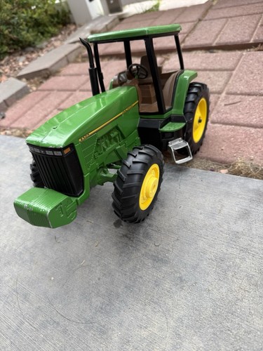 1/16 John Deere 8300 Tractor With Front Wheel Assist Diecast - Video! - Picture 8 of 18
