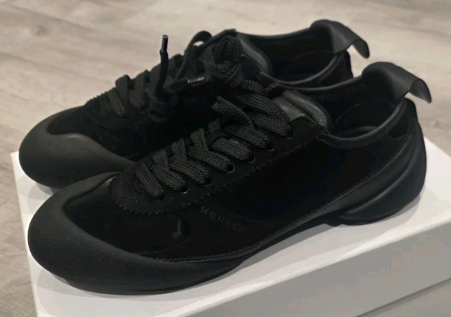 Alexander McQueen — Alexander McQueen Men's Flexion Texttile Sneakers, Size 11US (44EUR)