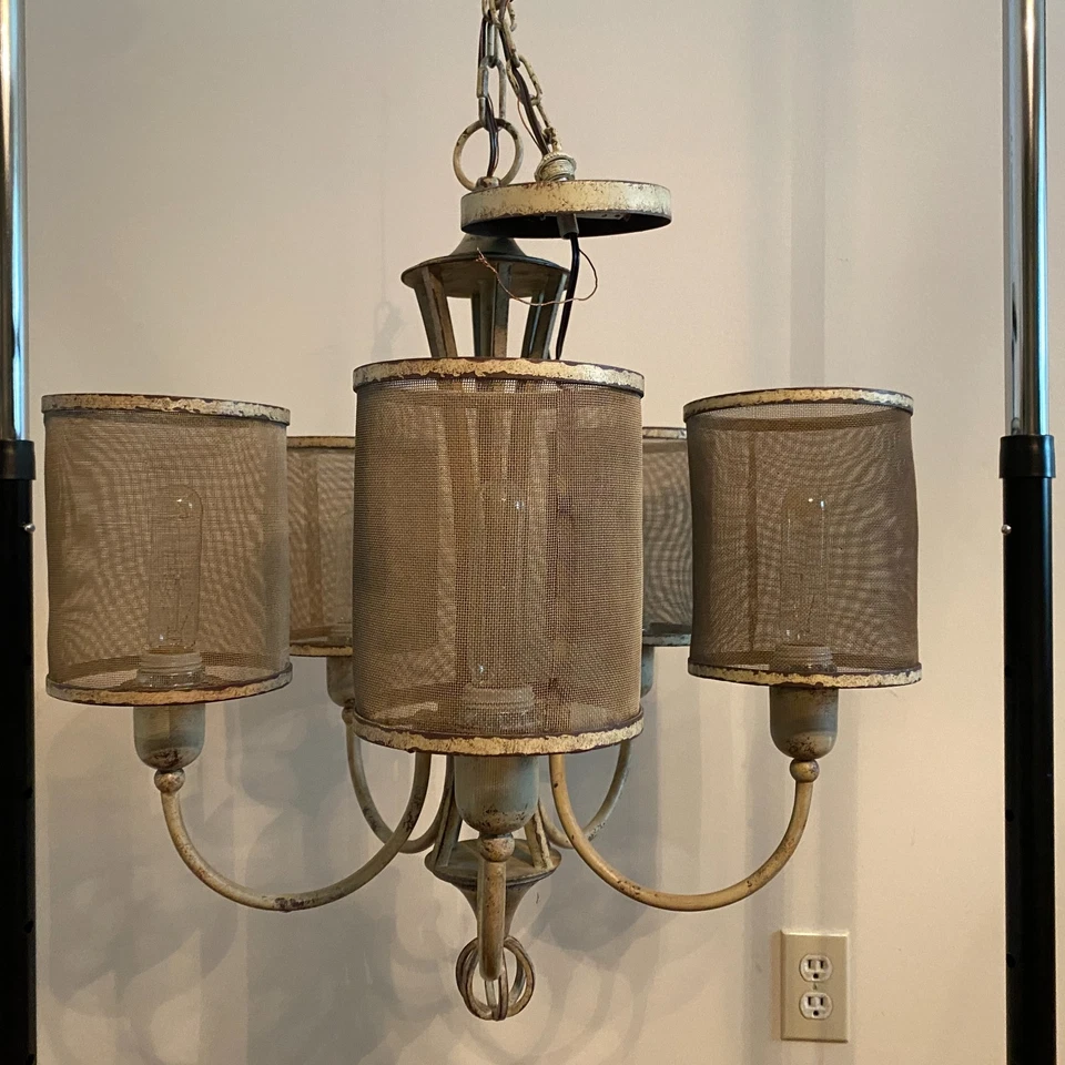 Uttermost浮筒吊灯带5盏灯和丝网灯罩 — 第 4/4 张图片