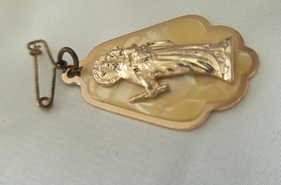 Vintage Virgin Mary & Jesus Pendant Pin Mother Of Pearl Rose Goldtone Italy - Image 4 of 4