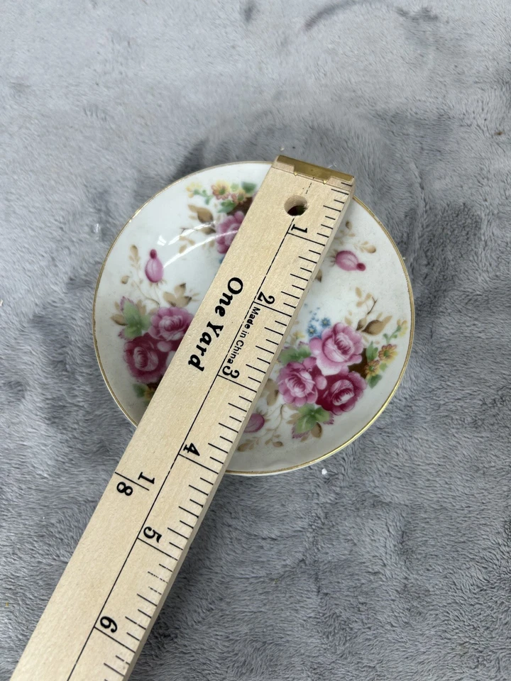 One E W Princess China Feito no Japão 4" Prato de Pires com Designs de Rosa - Imagem 2 de 4