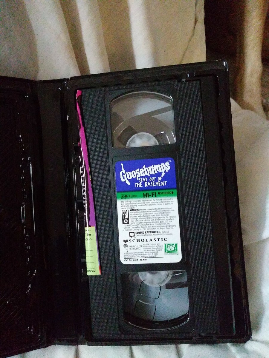 その他 bumps: Stay Out of Basement [VHS] Opening to Goosebumps: Stay Out of the Basement and A Night