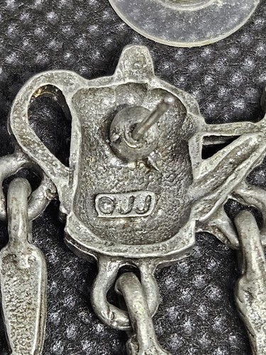 Vintage JJ Gardening Watering Can Pin Brooch w/ dangling Shovel Rake Peas Charms - Picture 3 of 4