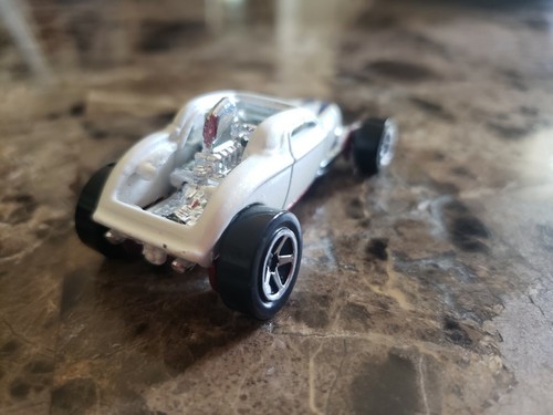 Hot Wheels S000 `Fast 2000 - Picture 4 of 9