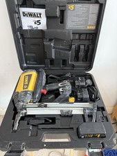 DeWalt Trak-It C5 Cordless Gas Nailer Nail Gun 2 Batteries Chargers & Case