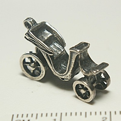 Vintage Sterling silver carriage coach charm, 20mm, 4.02g