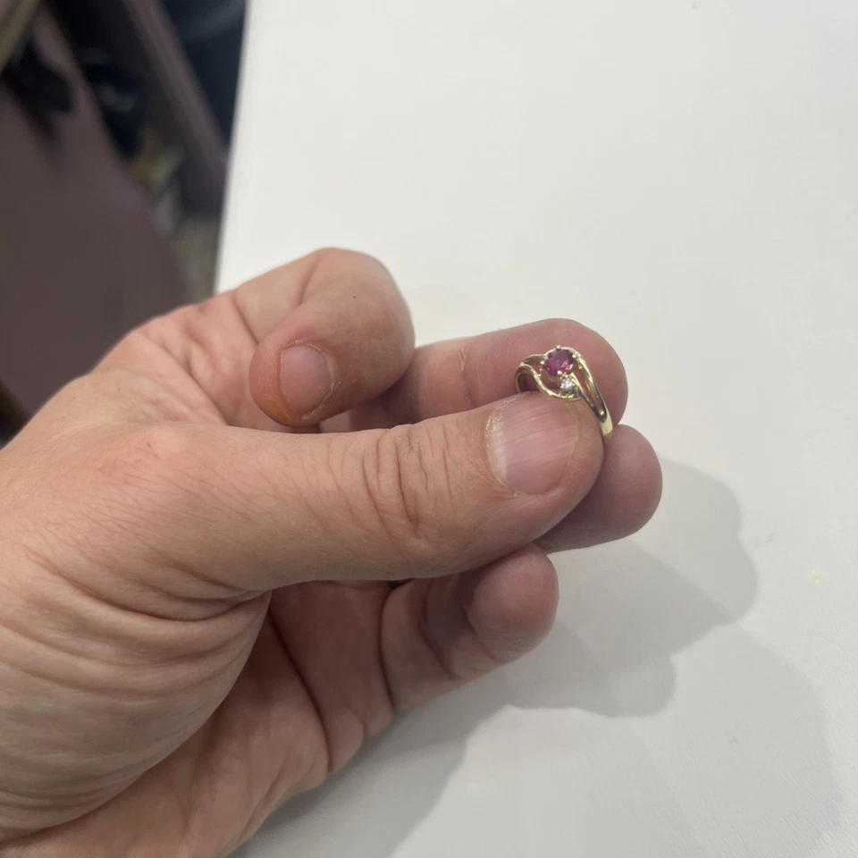 14 K Gold Ruby and Diamond Ring - Image 2 of 4