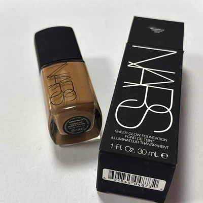 Nars Sheer Glow Foundation 30ml Med/Dark 3,3 Caracas Neu