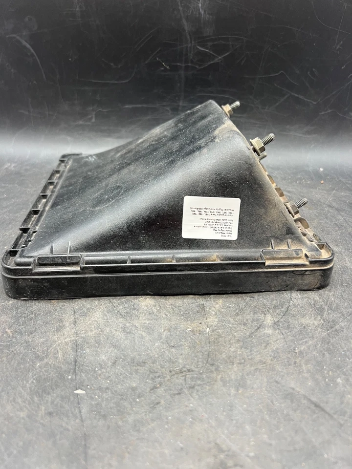Cubierta limpiadora de admisión de aire caja de aire original Mitsubishi Mighty Max Dodge D50 Ram 1987-1996 Foto 3 de 4