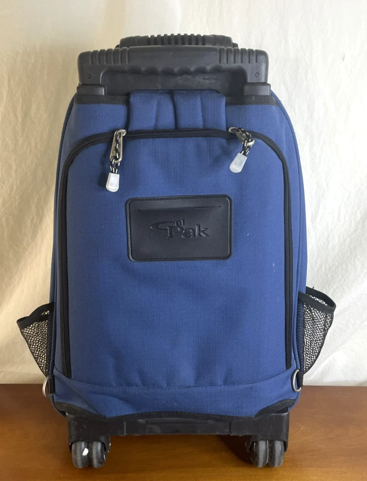 Mochila de mano con ruedas CALPAK de lados suaves azul de 18" equipaje de 6 compartimentos usada en excelente estado Foto 2 de 4