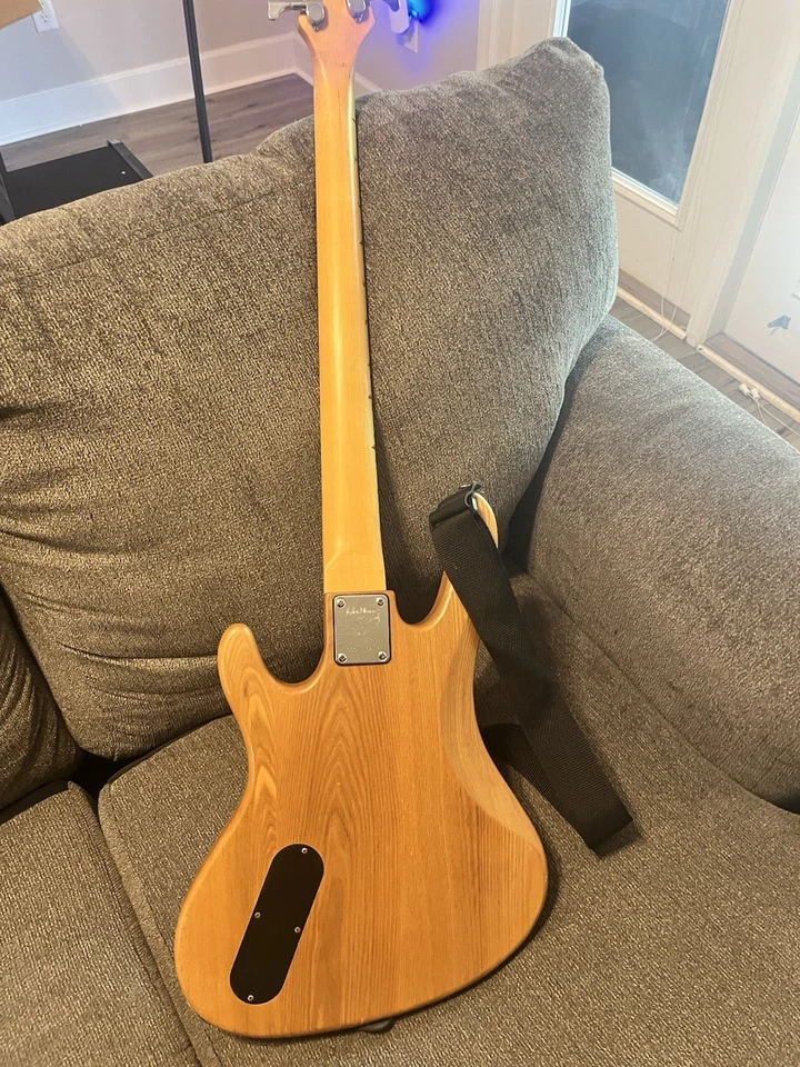 Bajo Washburn Bantam Series - XB100 - 1998-2004 - Natural Mate Foto 2 de 4