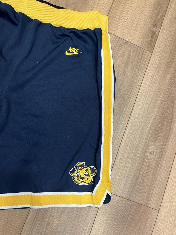 Pantalones cortos de baloncesto Nike University of California Golden Bears Game de principios de la década de 2000 Foto 3 de 4