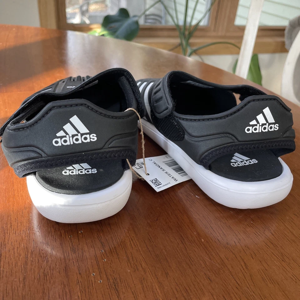NUEVO Zapato Adidas Niño Pequeño Talla 2 Sandalia Sin Cordones Negro Blanco Informal Caminar Agua Foto 4 de 4