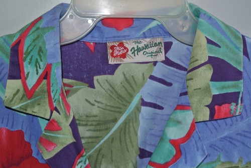 Hilo Hattie  Womens Medium  Oversized Red Hibiscus on Blue/Nice - Picture 3 of 7