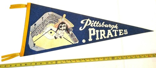 VINTAGE  PITTSBURGH PIRATES PENNANT 30" {D152} - Picture 1 of 7