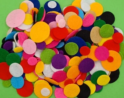 HAPPY HANDVERK 100 Felt Circles. Different Sizes and Colours. Felt Crafts, Card Toppers.