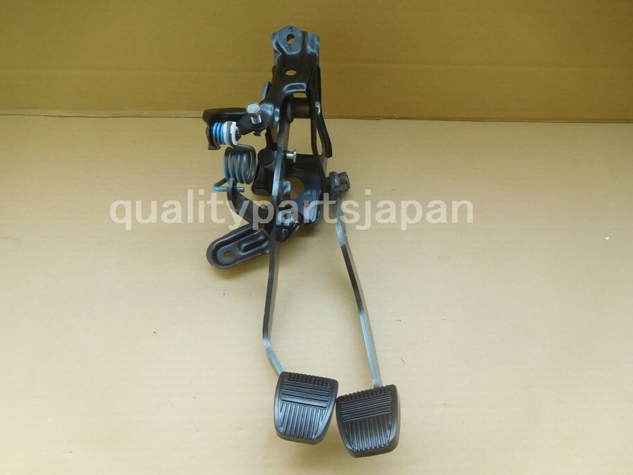 Toyota Supra JZA80 RHD Clutch Pedal Brake Pedal Assembly Genuine