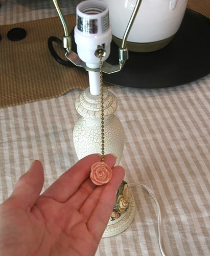 BELLA ROSA 20" SHABBY CHIC CREAM LAMP WITH ROSES & CRACKLED PAINT BY FIJI 1998 - Picture 6 of 8