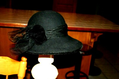 Vintage Betmar Black Wool Ladies Hat with Velvet Trim-Flower  display picture 1