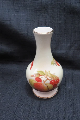 Royal Worcester Palissy Fruit Bud Vase - Picture 4 of 14