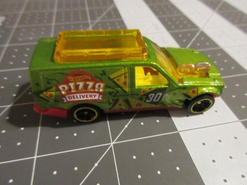 2025 HW CITY Exclusive TIME SHIFTER green/red; PIZZA DELIVERY LOOSE Hot Wheels